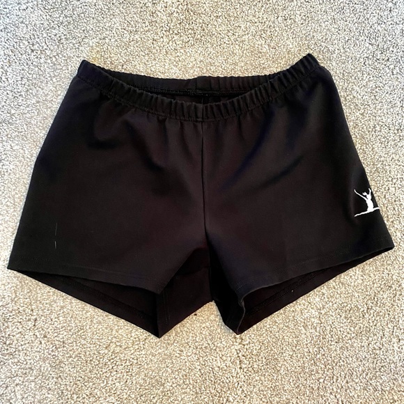 ✨ Tumblewear Black Athletic Shorts - Picture 2 of 4